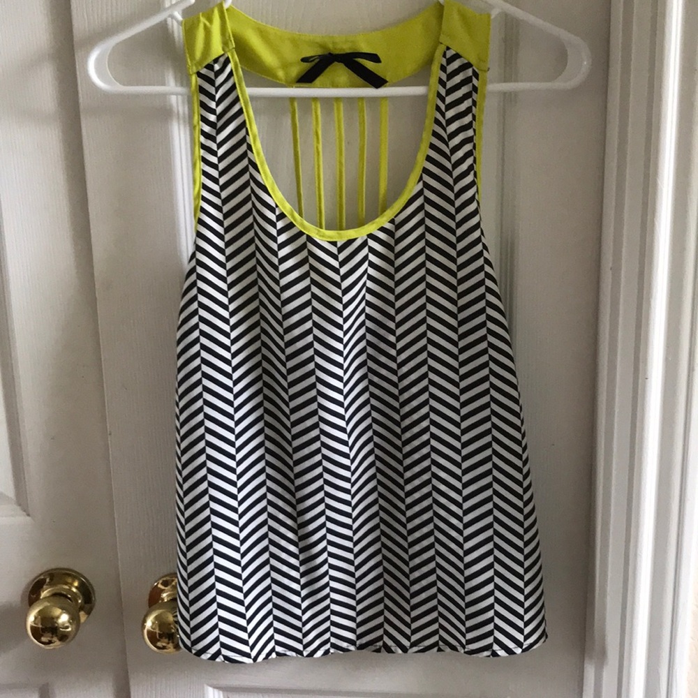 Black/white/neon detail tank